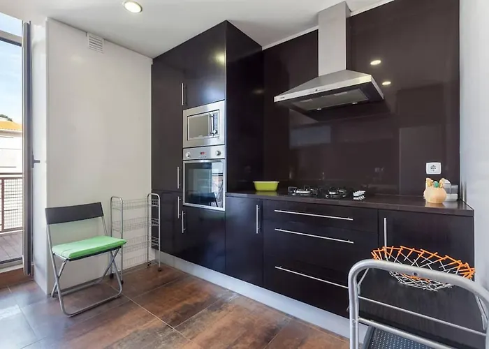 - Listening The Waves Nyaraló Moledo