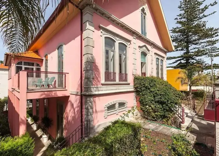 - Listening The Waves * Moledo